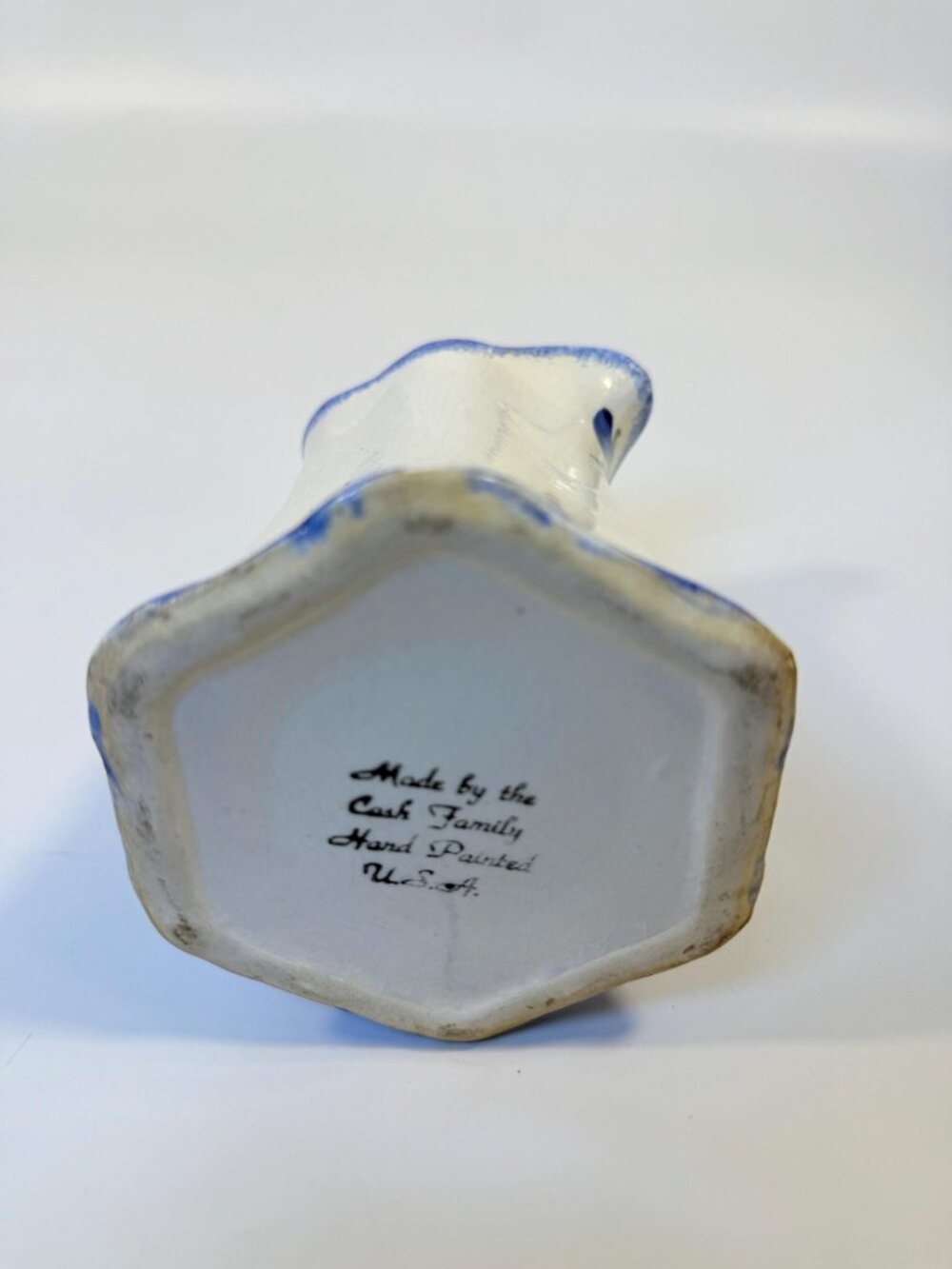Pitcher Cash Family Pottery Vintage Blue White Milk Jug Creamer Hand Painted Flo - Picture 10 of 10